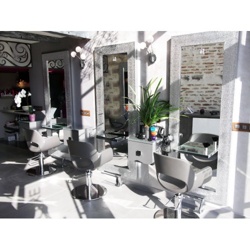 Salon de coiffure Cahors REVOLUTION'R, coiffeur Cahors, coiffeuse à Cahors pour hommes, femmes et enfants.